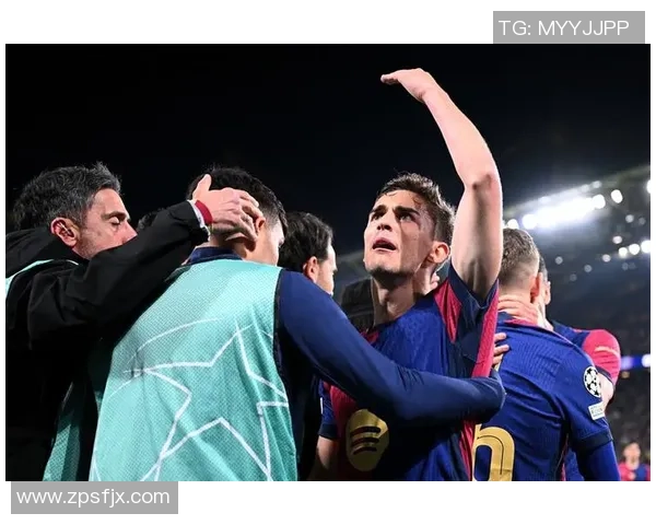 中超赛场惊现历史冷门多特蒙德与巴萨激战成平局红牌事件引发全场轰动