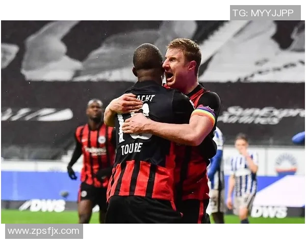 德甲激战:本菲卡与多特蒙德鏖战成平局数据分析引发热议 德甲激战:本菲卡与多特蒙德鏖战成平局数据分析引发热议