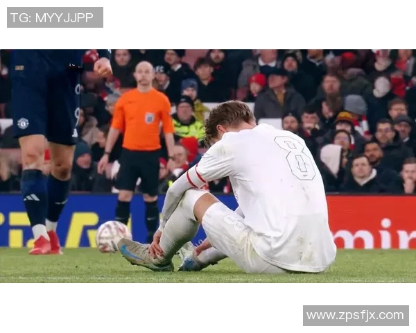 足总杯激战阿森纳凭借红牌风波以1-0战胜那不勒斯精彩集锦回顾 足总杯激战阿森纳凭借红牌风波以1-0战胜那不勒斯精彩集锦回顾